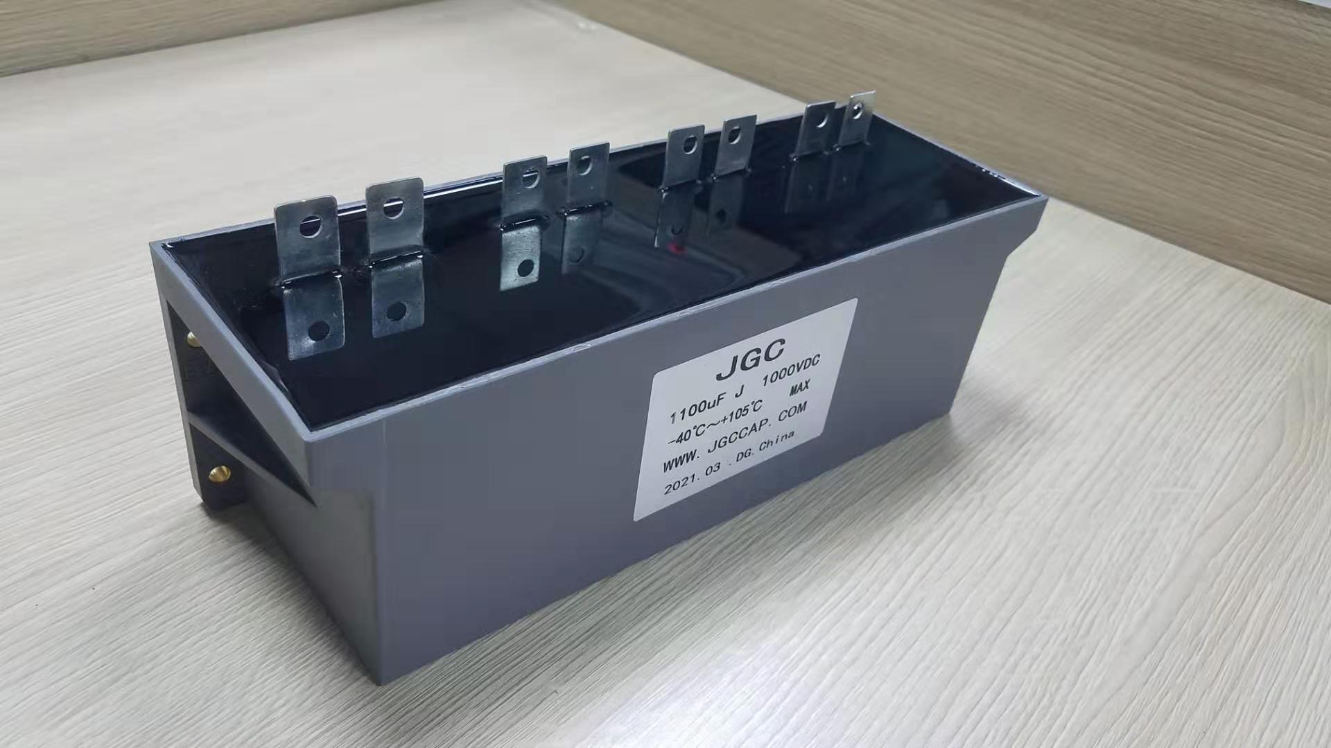 新能源汽車專用DC-LINK電容 直流直撐電容 濾波電容 儲(chǔ)能電容 母線直撐電容(圖1) 新能源汽車專用DC-LINK電容 直流直撐電容 濾波電容 儲(chǔ)能電容 母線直撐電容(圖1)